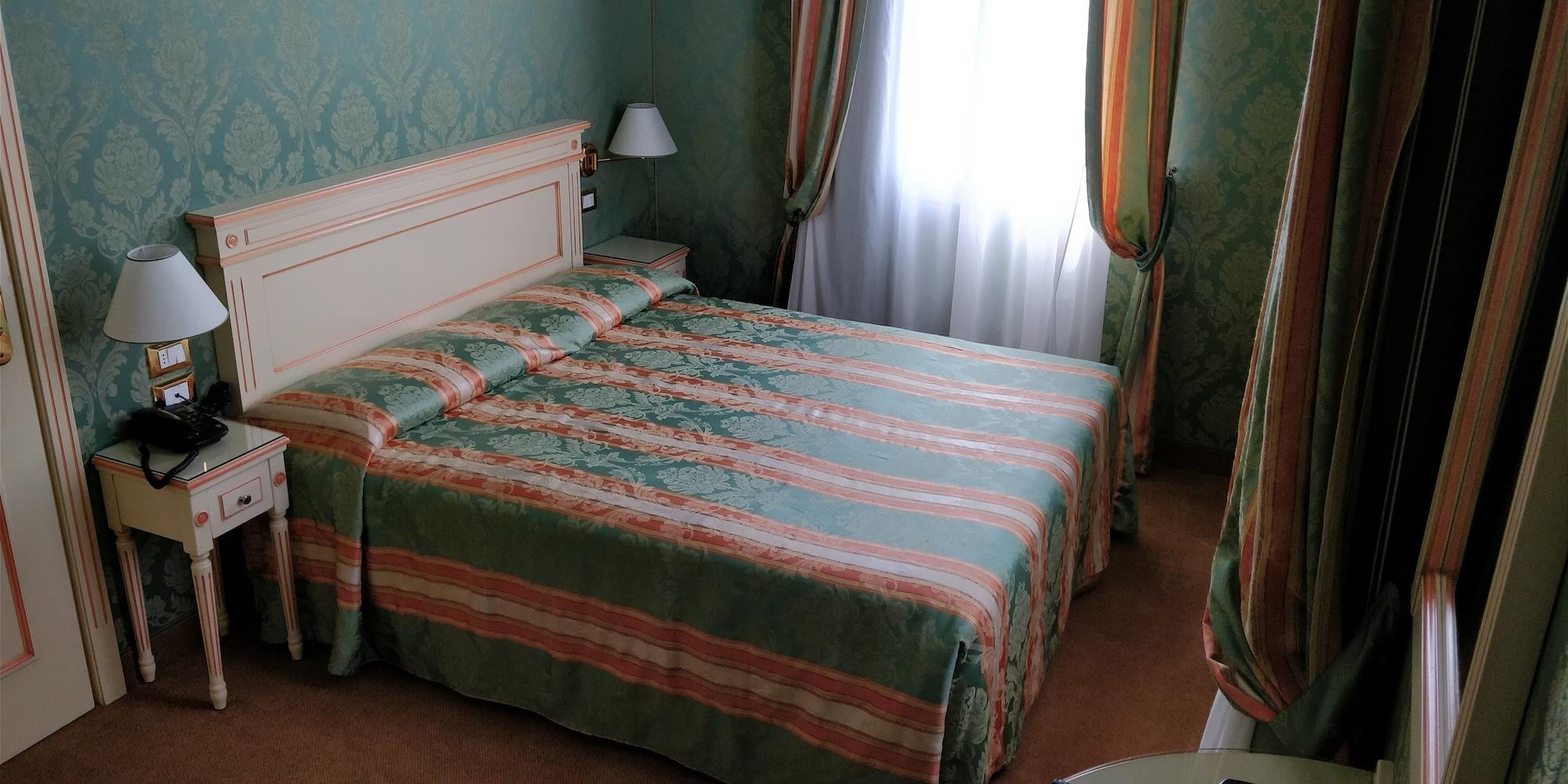 โรงแรมวิลลา เดลเล ปาลเม Lido di Venezia ภายนอก รูปภาพ