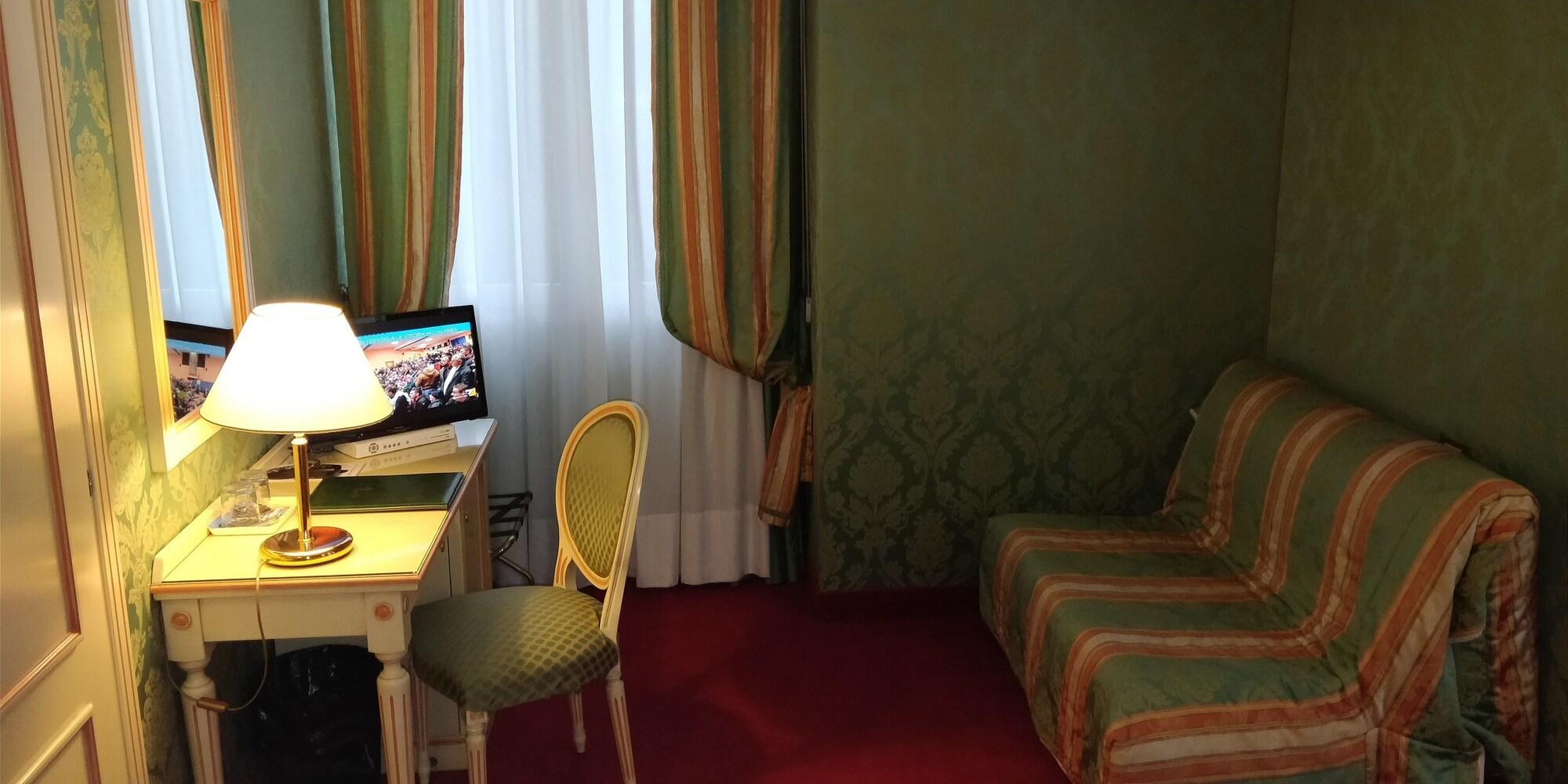โรงแรมวิลลา เดลเล ปาลเม Lido di Venezia ภายนอก รูปภาพ