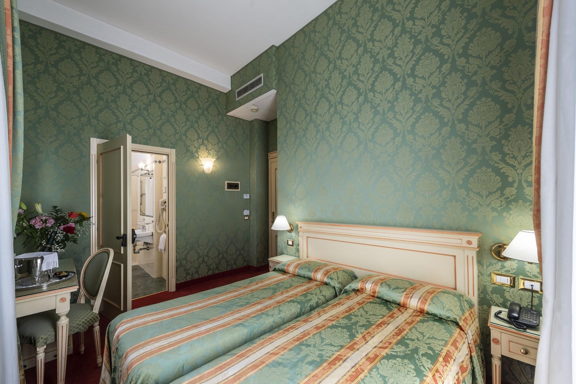 โรงแรมวิลลา เดลเล ปาลเม Lido di Venezia ภายนอก รูปภาพ