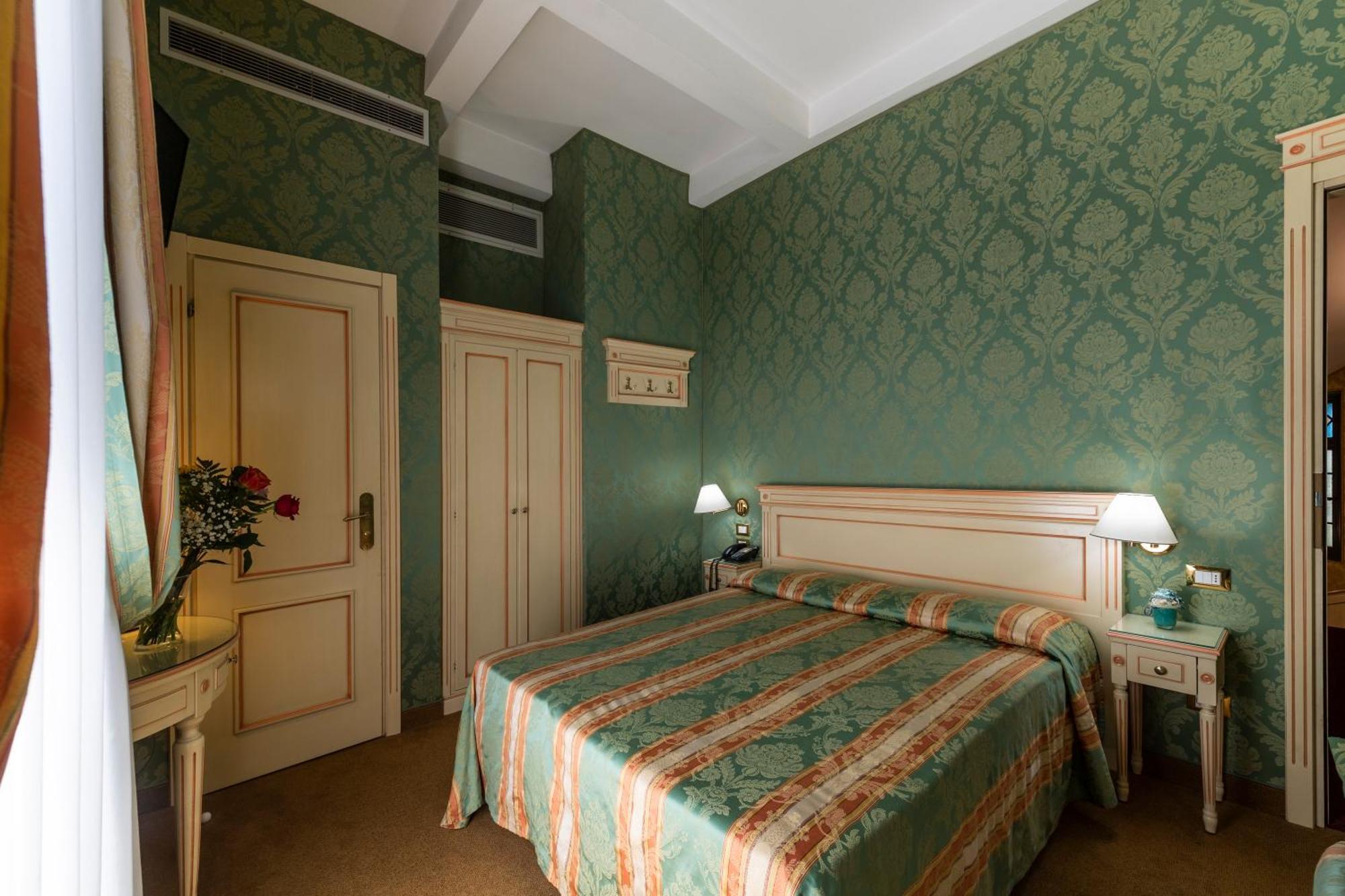 โรงแรมวิลลา เดลเล ปาลเม Lido di Venezia ภายนอก รูปภาพ
