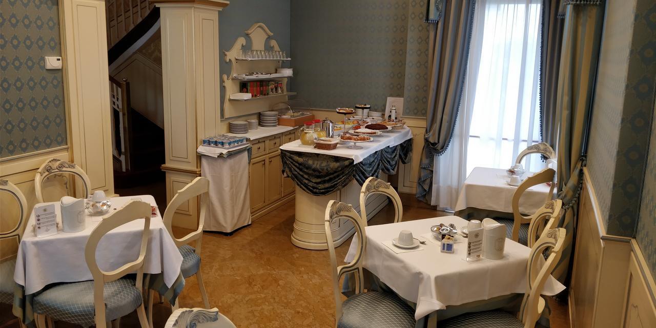 โรงแรมวิลลา เดลเล ปาลเม Lido di Venezia ภายนอก รูปภาพ