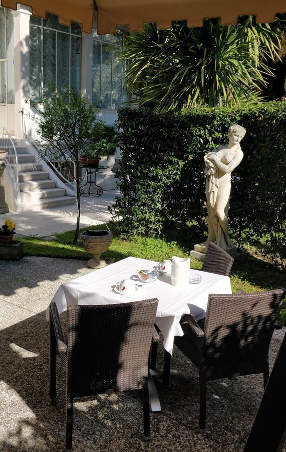 โรงแรมวิลลา เดลเล ปาลเม Lido di Venezia ภายนอก รูปภาพ