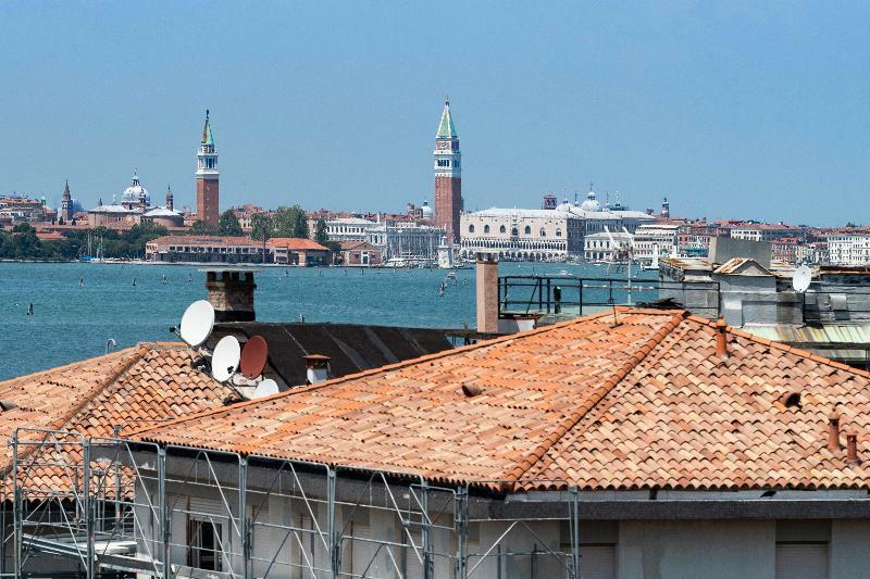 โรงแรมวิลลา เดลเล ปาลเม Lido di Venezia ภายนอก รูปภาพ