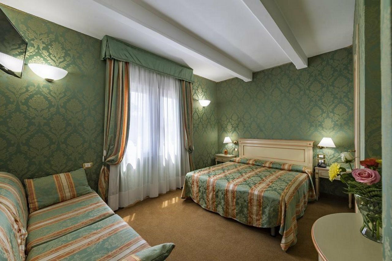 โรงแรมวิลลา เดลเล ปาลเม Lido di Venezia ภายนอก รูปภาพ